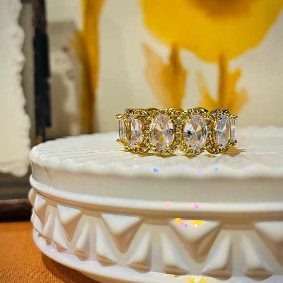 HEYMAEVE Heiress Statement Eternity Band Ring 18K Gold Plated Tarnish Resistant - Picture 6 of 7